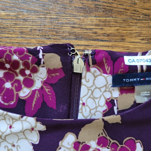 Tommy Hilfiger Bell-Sleeved Midi Dress - Picture 4 of 6